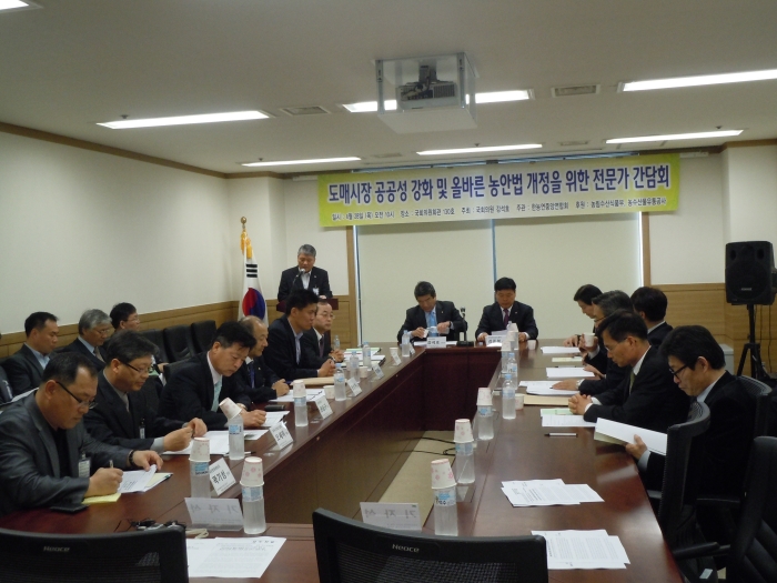 20110428_한농연강석호_국회간담회 002.jpg